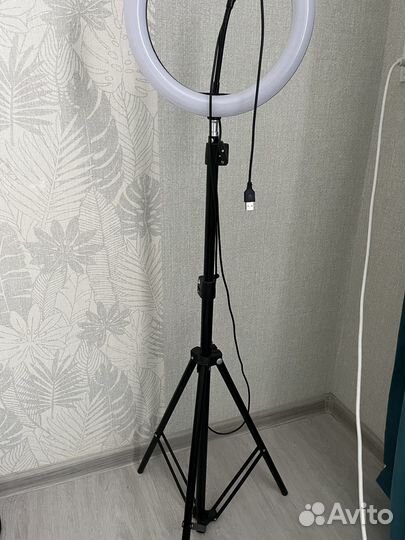 Кольцевая лампа со штативом 26 см