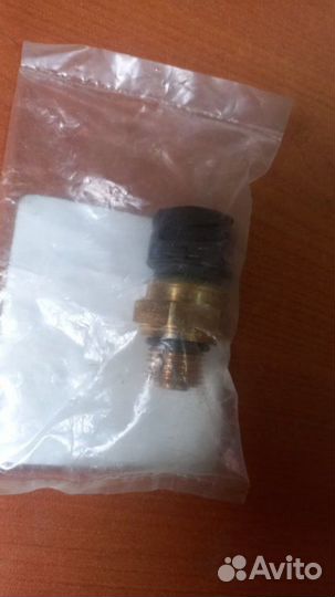 Датчик давления масла Volvo