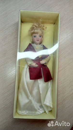 Кукла фарфоровая коллекционная, Дамы эпохи 