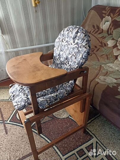 Детский стол и стул для кормления