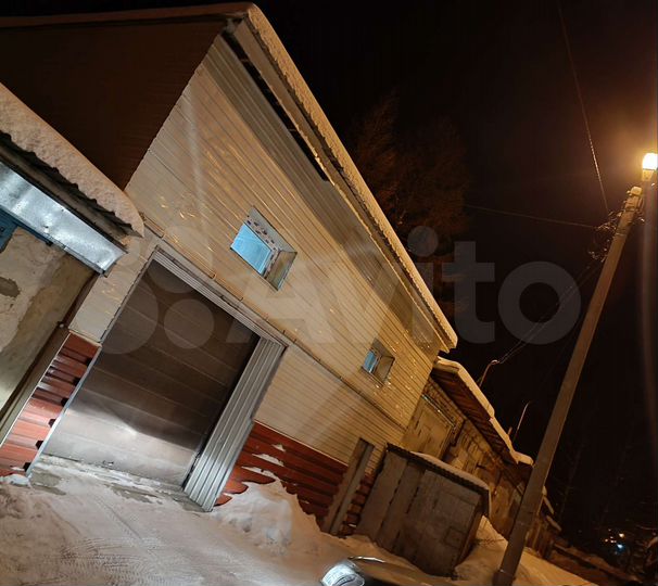 Гараж, > 30 м²