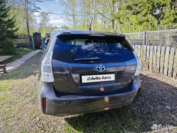 Toyota Prius Alpha 1.8 CVT, 2013, 285 000 км