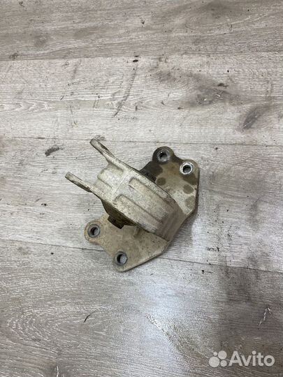 Опора кпп Brilliance M2 (BS4)