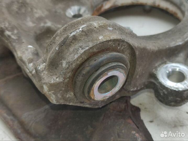 Кулак поворотный задний правый Mercedes Slk R172