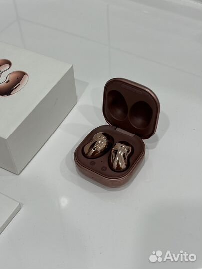 Беспроводные наушники Samsung Galaxy Buds Live