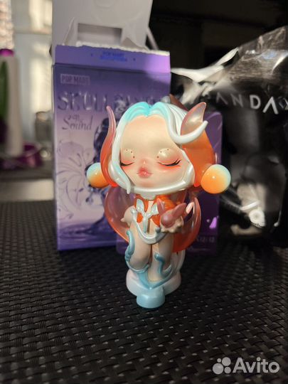 Фигурка scullpanda pop mart, the sound