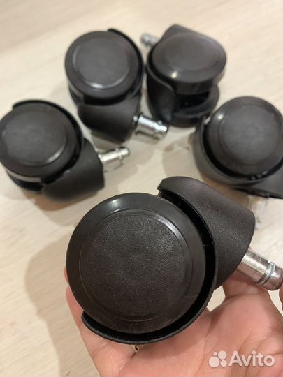 Новые колеса для офисного кресла