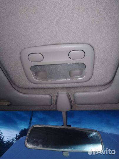 Светильник салона Nissan Bluebird U14