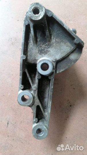 Кронштейн МКПП Opel Astra J 1.8 A18XER 2012