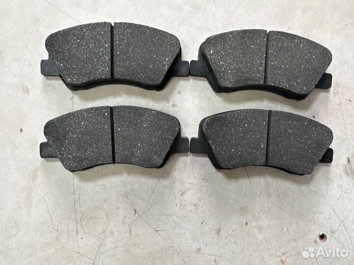 Колодки тормозные передние Хендэ Салярис киа рио 3