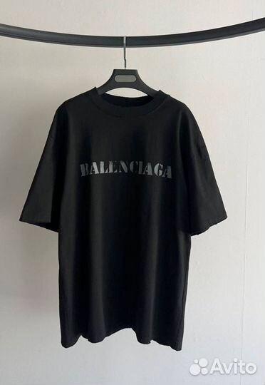 Футболка женская оверсайз Balenciaga