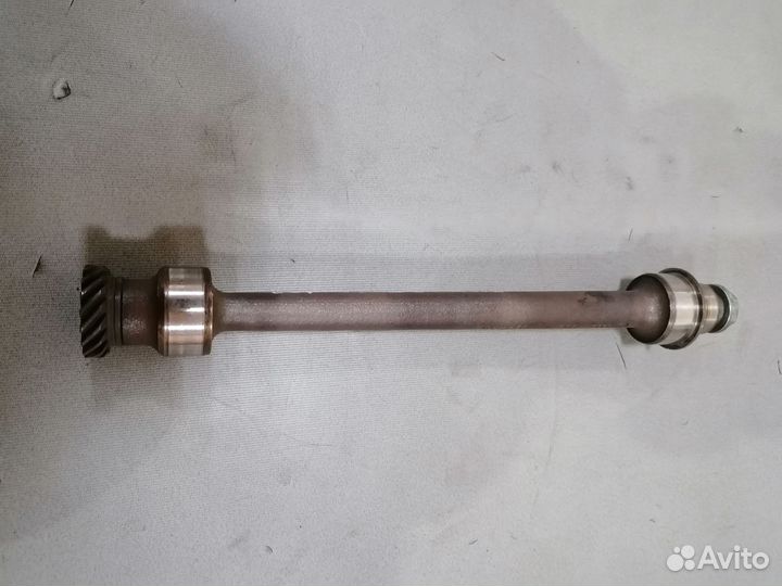 Вал масляного насоса VW Passat B5 1,8 ADR 1996-00