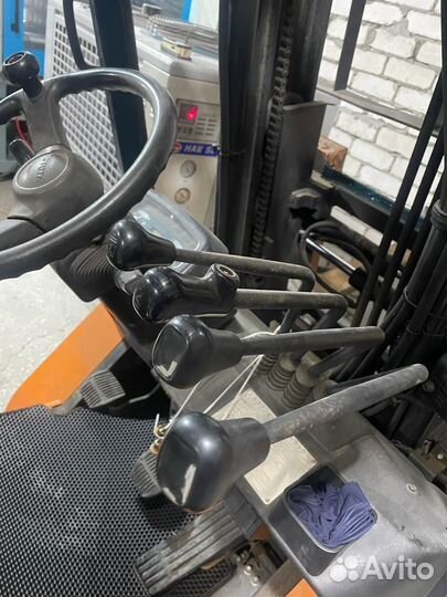 Вилочный погрузчик Toyota 02-7FG30, 2005