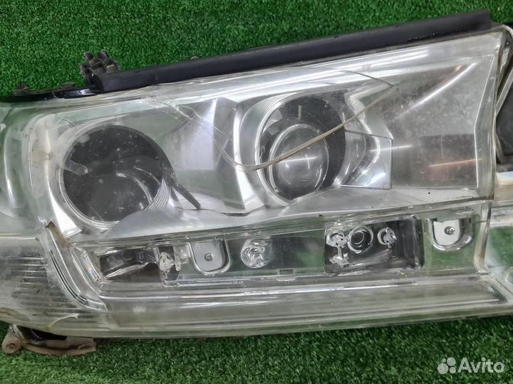 Фара правая Toyota Land Cruiser