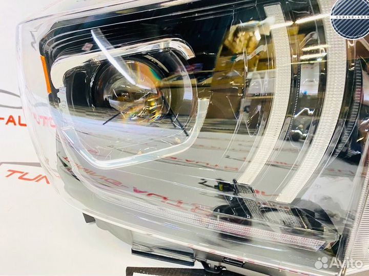 Фары Toyota Tundra LED