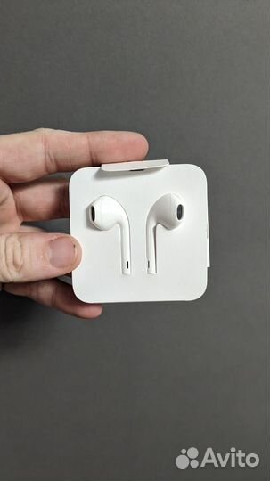 Наушники Apple EarPods Lightning