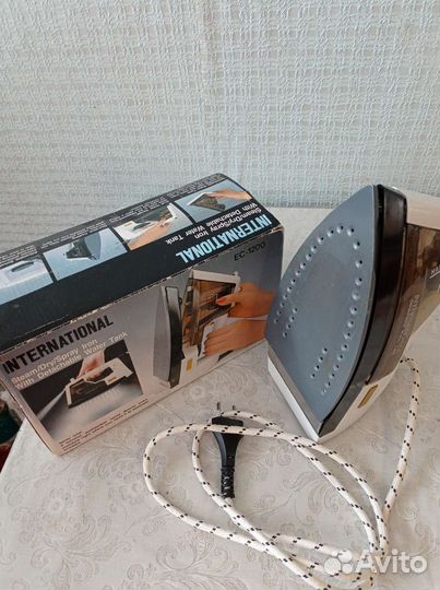 Утюг с парогенератором новый