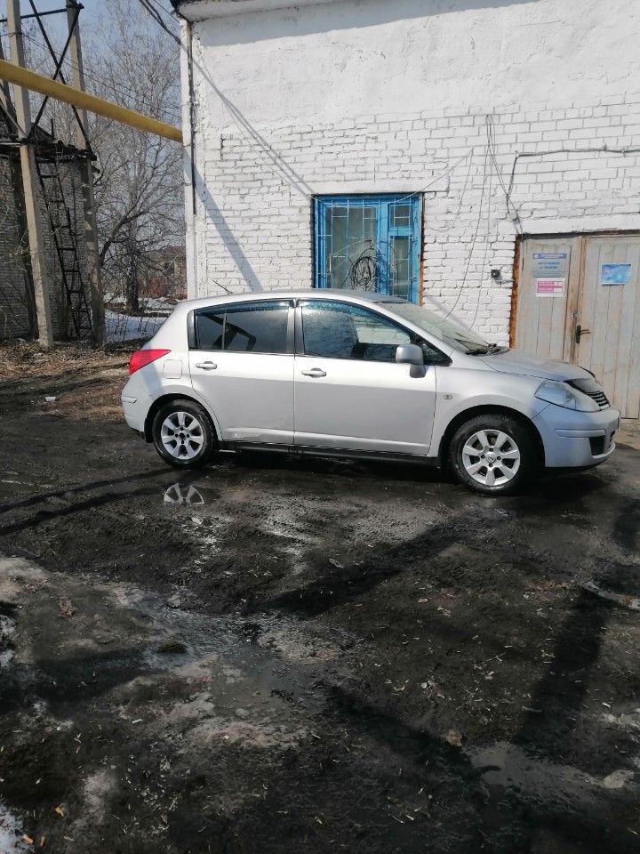 Nissan Tiida: фото владельца