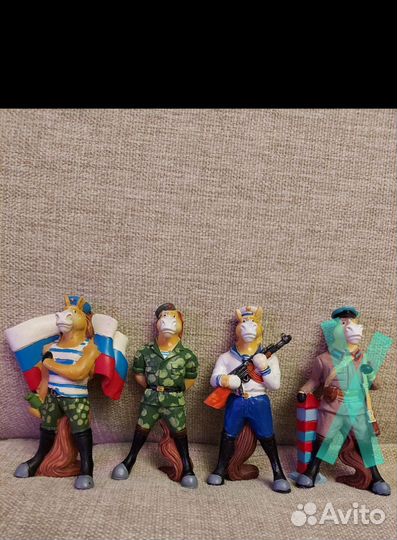 Статуэтки военных