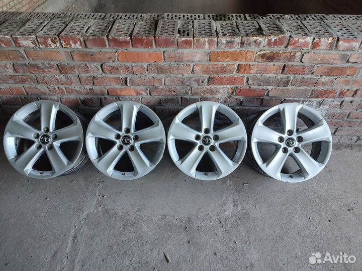 Оригинальные Литые диски Toyota Rav4 R17 5х114.3