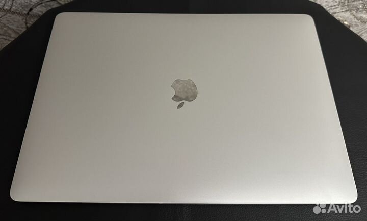 MacBook Pro 15 2019 i9 32GB 512GB