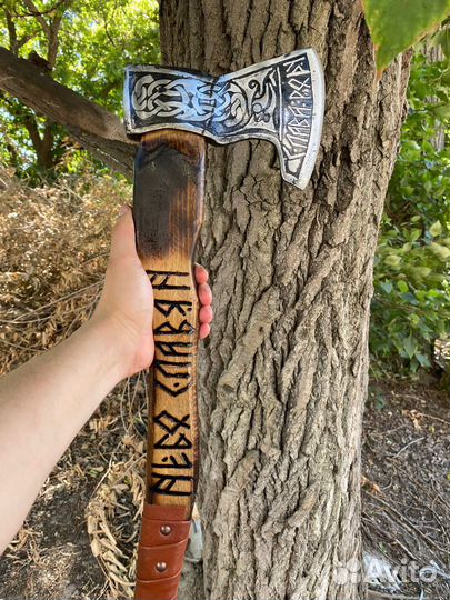 Топор в славянском стиле