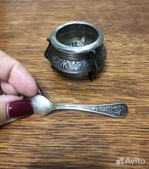 Солонка мельхиоровая с ложечкой