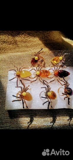 Кольца брошки янтарь