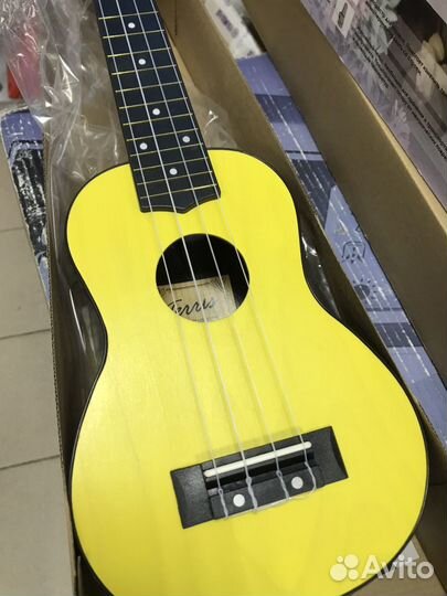 Укулеле сопрано Terris Plus Yellow