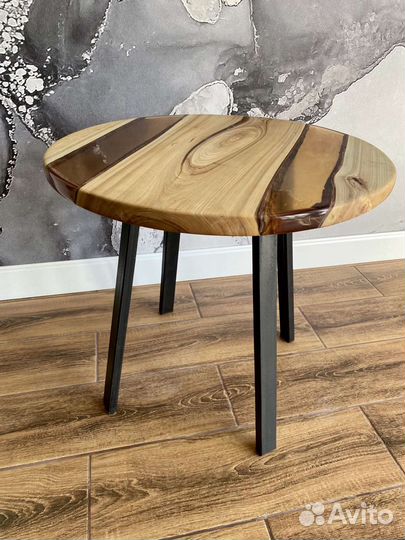 Журнальный столик