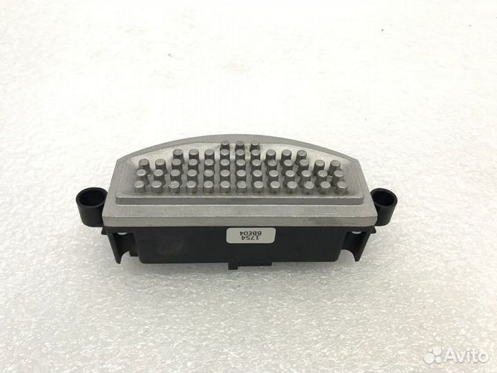 Резистор печки Skoda Octavia 1.6 cwva 2018