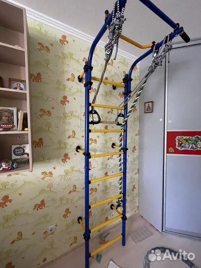 Шведская стенка с турником