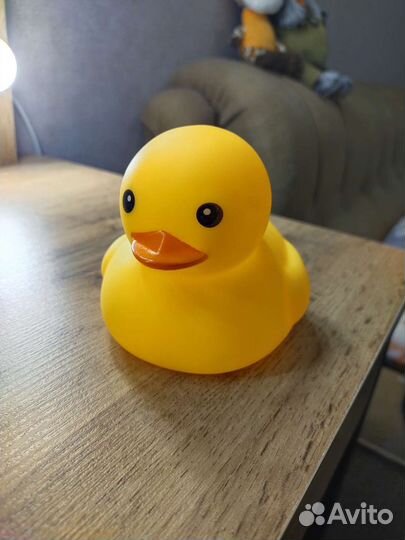 Уточка для ванны за Киндер сюрприз