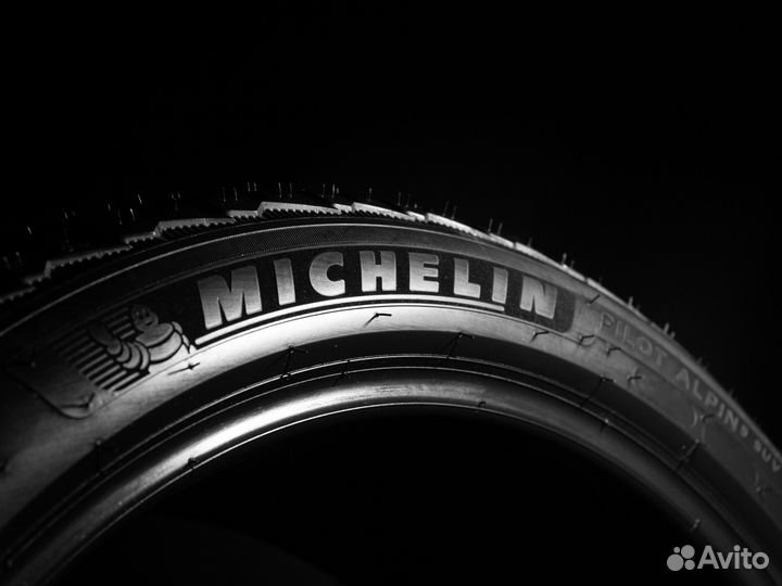 Michelin Pilot Alpin 5 SUV 305/35 R21 и 265/40 R21 100V