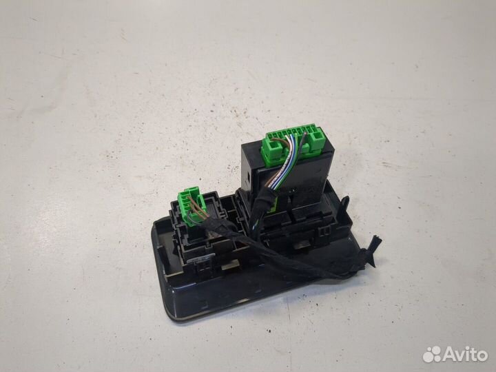 Кнопка багажника Land Rover Range Rover Evoque 201