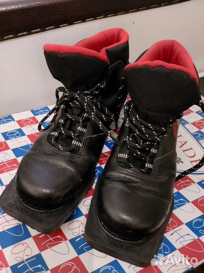 Лыжные ботинки