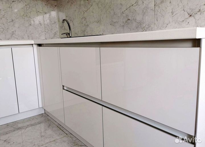 Угловая кухня с мдф фасадами