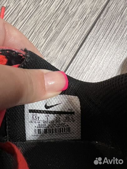 Сороконожки nike phantom venom club tf