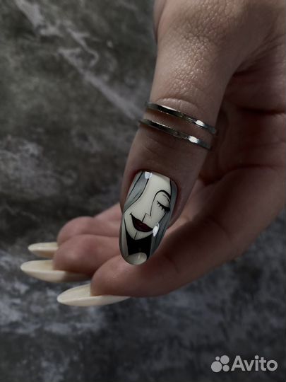 Мастер маникюра и педикюра