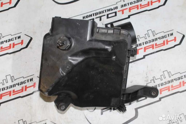 Корпус воздушного фильтра toyota mark X GRX120 GRX