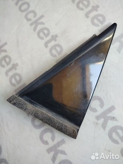 Уголок двери задний правый Nissan Fuga 2006