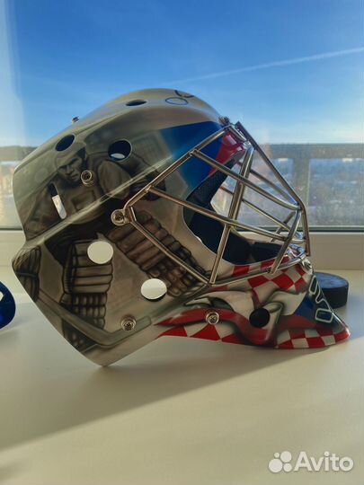 Вратарский шлем профессиональный хокейный