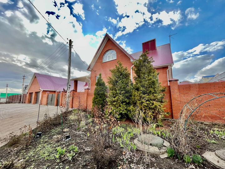 Дом 277,2 м² на участке 13,5 сот.