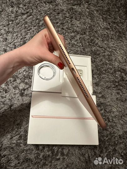 iPad 6th generation Wi-Fi + Cellular