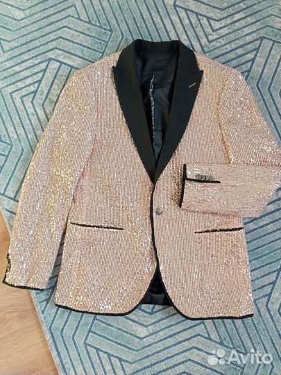 Пиджак в пайетках