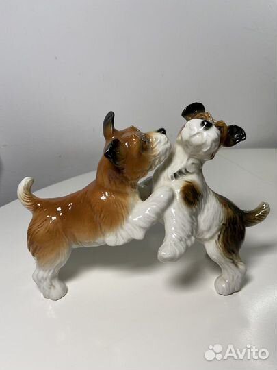 Фарфоровая статуэтка Собака Karl Ens (Карл Энс)