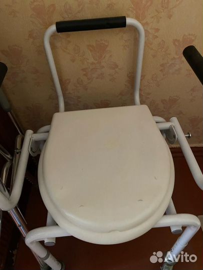 Санитарной кресло-туалет