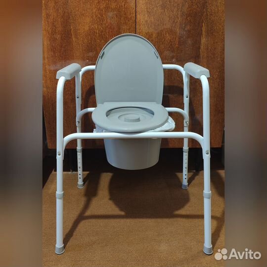 Кресло-туалет Amrus