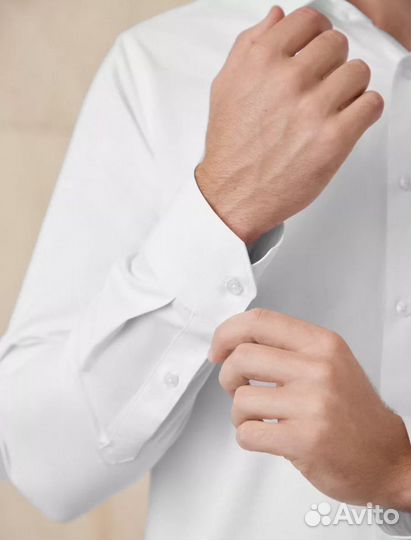 Классическая белая рубашка приталеная мужская