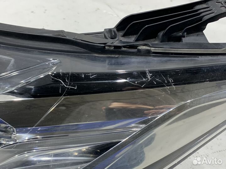 Передняя левая LED фара Mitsubishi Pajero Sport 3